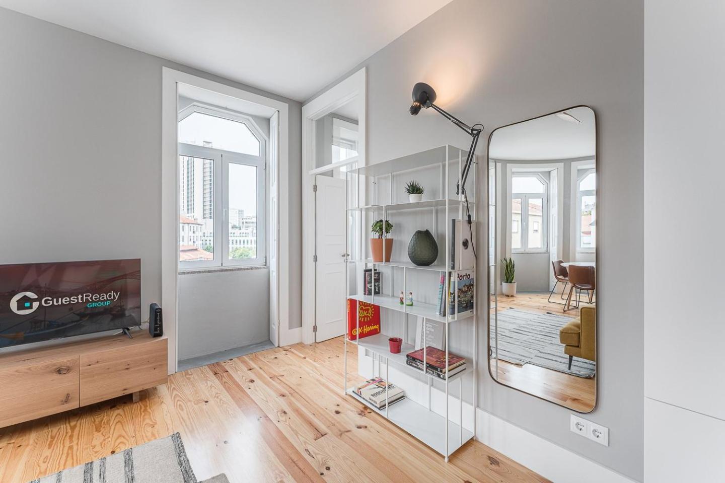Guestready - Colorful Apt Near Agosto Station 波尔图 外观 照片
